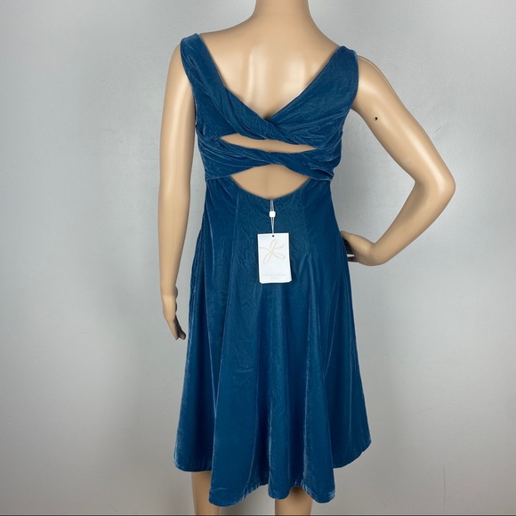 NEW GAL MEETS GLAM VELVET SWING MINI DRESS - Picture 8 of 9